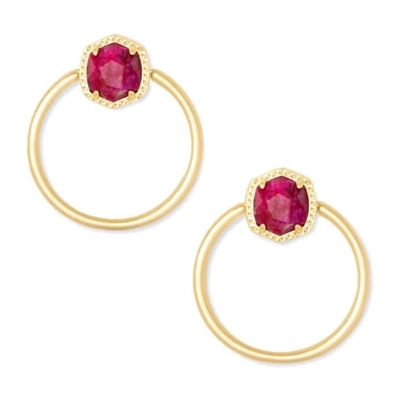 KENDRA SCOTT • Davie Gold Hoop Raspberry Earrings - Picture 1 of 3
